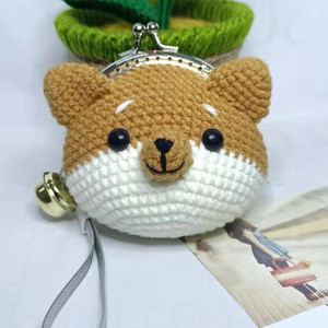 Handgemaakte Gehaakte Gouden Tas Met Schattige Decoraties Wollen Afgewerkte Mond Decoratieve Voorwerpen - Product Image 2
