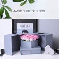 Boîte à fleurs personnalisée de luxe faite à la main pour la Saint-Valentin Cube rose sèche boîte-cadeau intérieur de tiroir en carton Cube papier gaufrage impression