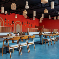 Ensemble de meubles de restaurant commercial moderne, table carrée en bois, chaise incurvée en cuir, meubles pour cafés, hôtels