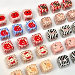Cuentas Sueltas Cuadradas de Acrílico Lucite de 14mm con Diseño de Manzana Pintado a Mano, Estilo Caricatura, para Fabricación de Joyas, Color Imagen, Venta al por Mayor - Product Image 1