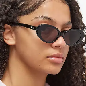 نظارات شمسية كلاسيكية للنساء من Lunettes De Soleil إصدار عام 2024 أحدث نظارات ريترو شمسية بعيون القطة الصغيرة نظارات شمسية وردية عصرية للنجوم للنساء