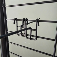 Magasin de chaussures personnalisé, présentoir pour gants de golf, présentoir pour pantoufles, chaussures Crocs, présentoir suspendu avec crochets
