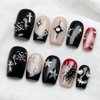 Lot de faux ongles Halloween carrés courts noirs, style French Drip, à presser, peints à la main, motifs chauve-souris, fantômes, étoiles, avec paillettes rouges, en acrylique