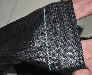 เสื่อคลุมดิน PE คลุมด้วยหญ้าสำหรับการเกษตรทอรั้วตะกอนผ้าสิ่งทอภูมิศาสตร์พลาสติก PP เสื่อวัชพืชสีดำ - Product Image 3