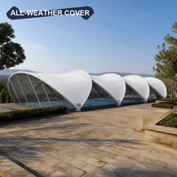 Abri sportif multi-terrains en membrane pour court de tennis, forme de selle, en treillis d'acier translucide, imperméable et résistant aux UV