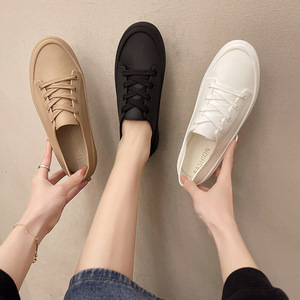 Nueva moda para mujer, zapatos informales de PVC de Color sólido para las cuatro estaciones, blancos con boca poco profunda para la lluvia de invierno - Product Image 2