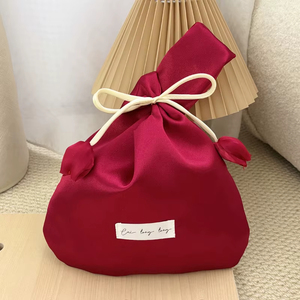 Bolsa de Satén Ligera con Cordón, Fácil de Empacar Ropa, Llaves, Cosméticos para Viajes y Almacenamiento - Product Image 5