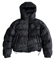 Vente en gros de manteau bombardier noir en duvet avec patchs brodés pour hommes veste bouffante d'hiver avec capuche