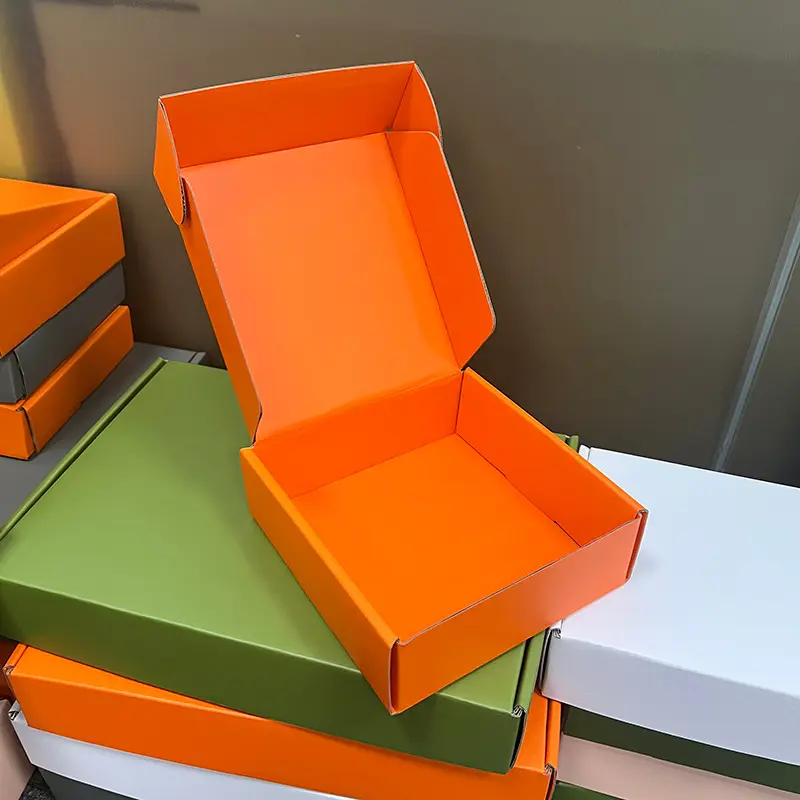 Scatola regalo scatola di scarpe riempita su misura scatola di cartone per imballaggio ondulato con sacchetto di carta regalo