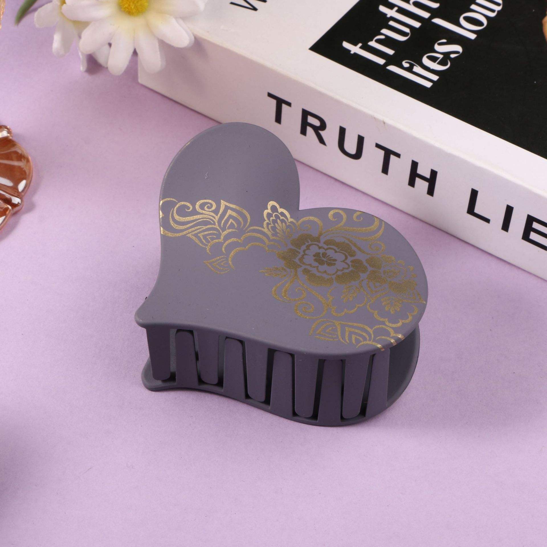 สีเทาเข้ม