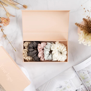 Logotipo personalizado Etiqueta Tamaño Midi Seda Elástica Banda de goma Coleta Titular 100% Mulberry Real Silk Scrunchies - Product Image 6