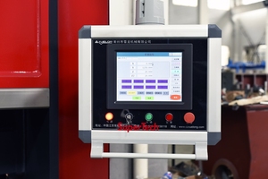 Máquina Plegadora Hidráulica Supertech W62Y-3*3200, Dobladora de Chapa Metálica CNC para Acero al Carbono, Rodamientos y Componentes de Bombas - Product Image 5