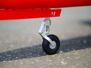 Avión RC FMS Bae 80mm EDF Red Arrow PNP sin Reflex V2, Detalles a Escala, Luces LED, Alerones Completos y Retráctiles - Product Image 2