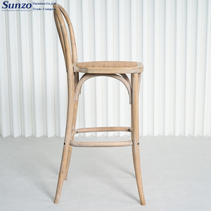 Silla de Bar Thonet Antigua para Alquiler en Eventos y Bodas, Taburete de Madera Maciza Curvada con Reposapiés para Bistro o Cafetería - Product Image 4