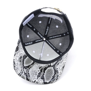 Gorra de piel de serpiente con Logo personalizado para hombre, gorro de baloncesto con Cierre trasero, color negro - Product Image 6
