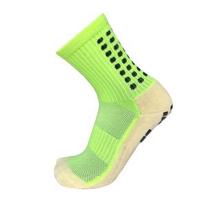 Tik Tok Offre Spéciale Chaussettes à pois antidérapantes populaires parmi les hommes et les adolescents <span class=keywords><strong>comme</strong></span> la <span class=keywords><strong>chaussette</strong></span> d'équipe de basket-ball et de football - Product Image 3