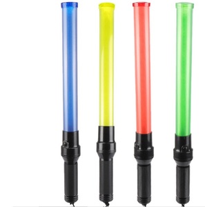Bastón de Señalización de Tráfico LED de 54 cm, Bastón de Luz LED Rojo, Azul y Verde, Varita de Tráfico - Product Image 3