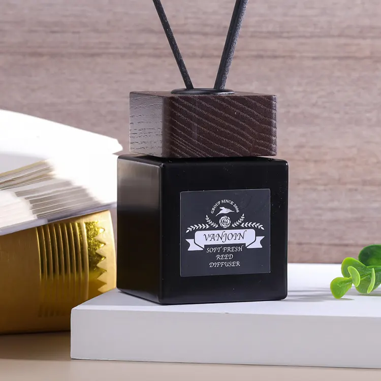 100ml Matte Black Square Reed Diffuser Bottles Amber Glass Diffuser Bottle With Wooden Lid And Rattan Reed Set Sticks