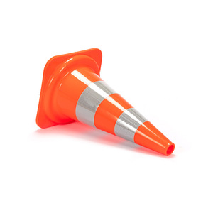 Cône de signalisation routière Acer Road Cone RC500EU de couleur orange avec bandes réfléchissantes pour une utilisation en matière de sécurité routière - Product Image 2
