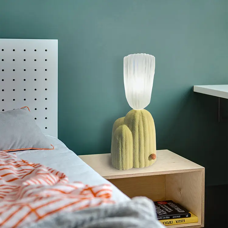 İskandinav yaratıcı modern sanat oturma odası yatak başucu otel B & B kişiselleştirilmiş kaktüs çiçek masa lambası