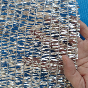 100gsm <span class=keywords><strong>HDPE</strong></span> Aluminum foil <span class=keywords><strong>Shading</strong></span> Vải net dệt Sun Shades bên trong Net cho nhà kính lưới nhựa - Product Image 4