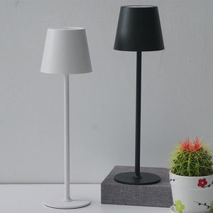 <span class=keywords><strong>Lampada</strong></span> da Tavolo Ricaricabile <span class=keywords><strong>Poldina</strong></span> Pro in Alluminio con Controllo Touch <span class=keywords><strong>Led</strong></span> per Ristorante - Product Image 2