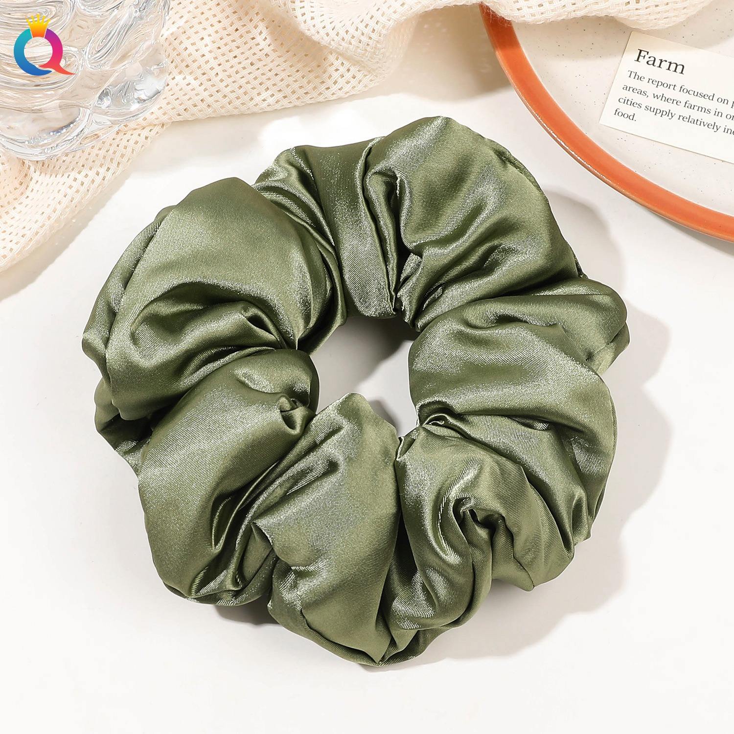 Grande Scrunchie in cotone satinato-verde foresta
