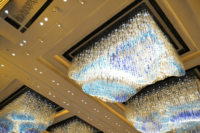 Lustre rectangulaire moderne de luxe, grand modèle, avec cascade de cristaux bleus dégradés, luminaire suspendu personnalisé pour hall d'hôtel et salle de banquet