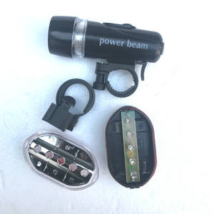 Juego de faros delanteros y traseros para bicicleta Power Beam, 5 luces LED impermeables, 4 modos, accesorio de luz para bicicleta de plástico - Product Image 3