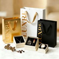 Sac en carton de luxe personnalisé, recyclable, laminé avec feuille d'or, ruban satiné, pour cadeaux, cosmétiques, bijoux, boutique