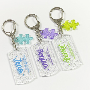 Portachiavi Personalizzato in Acrilico con Biglietto, Biglietto Waifu a <span class=keywords><strong>Diamante</strong></span> Romboide con Glitter Liquido per Appassionati di Anime - Product Image 1