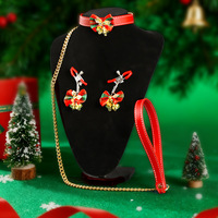 Ensemble de Contrainte en Cuir Rouge Thème Noël avec Collier à Clochette Dorée, Bandeau, Pinces Métalliques, Laisse et Coffret Cadeau – Jouets Sexuels pour Adultes