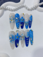 Uñas Acrílicas Hechas a Mano con Flores Azules en 3D, Uñas Almendradas con Degradado Azul y Blanco, Uñas Postizas con Líneas Plateadas y Cuentas de Diamantes de Imitación