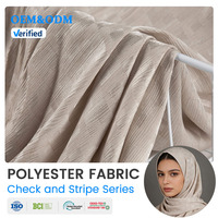 Écharpe pour femme en tissu polyester léger et respirant, à carreaux et rayures, qualité assurée, idéale pour le bureau et les voyages quotidiens.
