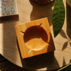 Cenicero Tallado en Raíz de Cedro de 100 mm, Estilo Rústico, Madera Maciza, Decoración para Hogar u Oficina, Regalo - Product Image 3