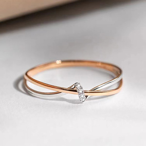 Anello a Fascia Semplice Bicolore dal Design Minimalista per Donne - Product Image 3
