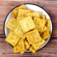 Groothandel Aziatische Snacks Hot Selling Gebakken Kant-en-klare Gepofte Voedselproducten Harde Knapperige Aardappelchips Exotische Chips 50g