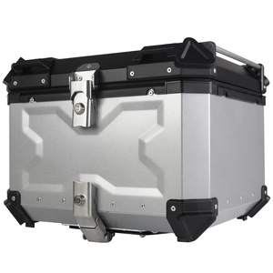 Bauletto <span class=keywords><strong>Posteriore</strong></span> da <span class=keywords><strong>Moto</strong></span> in Lega di Alluminio con Design a X in Rilievo, <span class=keywords><strong>Borsa</strong></span> da <span class=keywords><strong>Moto</strong></span> 45L, 55L, 65L, 80L - Product Image 6