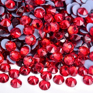 OLeeya Wholesale 2088 Strass thermocollants Xirius en verre de qualité supérieure, 16 facettes, effet soleil, pour sweats à capuche - Product Image 4