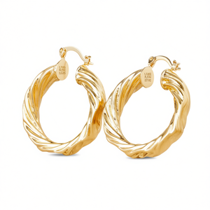 Pendientes de aro trenzados de oro macizo de 18 quilates Lynne Silver para mujer, estilo clásico para uso diario E4440 - Product Image 1