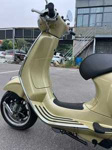 เวสป้า พรีมาเวร่า <span class=keywords><strong>150</strong></span> สีแชมเปญโกลด์ |   สกู๊ตเตอร์ย้อนยุคสุดคลาสสิก 155 ซีซี เครื่องยนต์ IGET ระบบเบรก ABS สำหรับการเดินทางในเมือง - Product Image 3