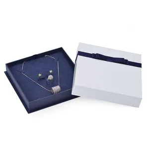 Kotak kemasan ramah lingkungan kustom dicetak pada kardus kaku untuk pengemasan perhiasan dan hadiah, dengan layanan desain gratis