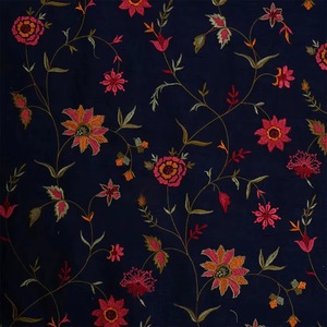 Tissu textile brodé et imprimé de qualité export, élégant, pour vêtements traditionnels et contemporains pour femmes, disponible à la vente - Product Image 4