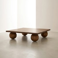 Table basse carrée en bois brun vintage au design minimaliste, style rustique