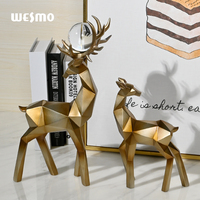 Statue de cerf en résine dorée vintage élégante, décor de table haut de gamme pour salle de conférence d'hôtel, sculptures peintes à la main pour la décoration intérieure