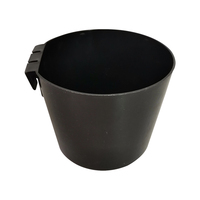 Vente directe d'usine QA Lz 1.5L Mangeoire suspendue en plastique pour oiseaux, abreuvoir pour animaux, coupelles pour cage