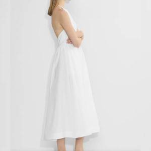 Abito bianco in fibra di bambù con scollo all'americana e collo quadrato, lunghezza al ginocchio, vita naturale, traspirante, ideale per feste estive e gite in spiaggia - Product Image 2