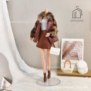Set Giacca in Pelle con Stampa Leopardata e Minigonna per Bambole, Stile Fantasia, 30cm/11 Pollici, Moda Invernale 14+ - Product Image 3