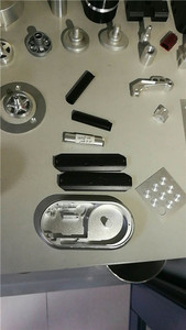 Pièces et profilés en aluminium extrudé et moulé sous pression usinés CNC pour matériaux de construction et véhicules - Product Image 4