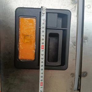 Directo de fábrica, piezas de autobús de 24V, nueva venta completa, cerraduras de puerta de almacén de equipaje de autobús con luz lateral de origen chino - Product Image 2